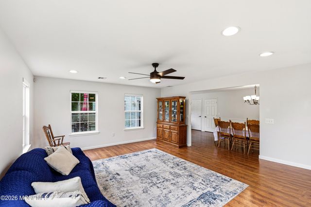 11 Mills Lane, Jackson, NJ 08527