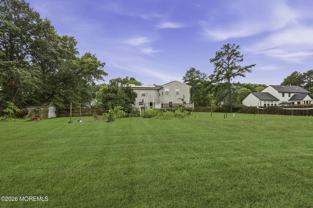 11 Mills Lane, Jackson, NJ 08527