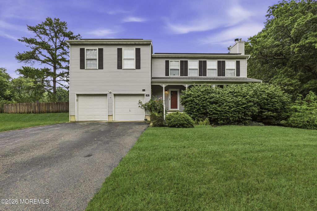 11 Mills Lane, Jackson, NJ 08527