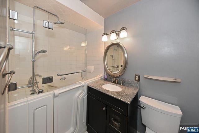 23 Hamil Court, Clifton, NJ 07013