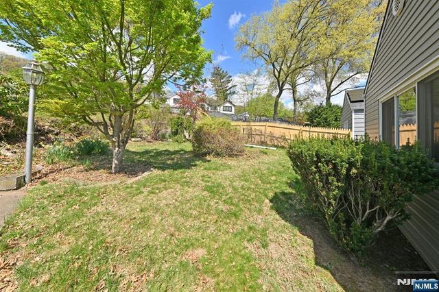 23 Hamil Court, Clifton, NJ 07013