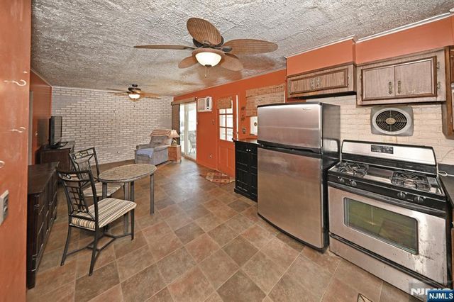 23 Hamil Court, Clifton, NJ 07013