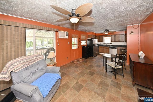 23 Hamil Court, Clifton, NJ 07013