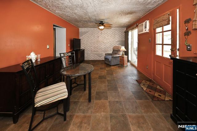 23 Hamil Court, Clifton, NJ 07013