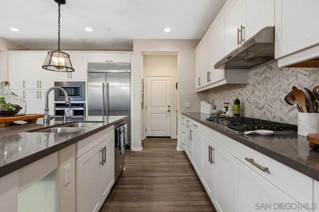 230 Reserve Court, San Marcos, CA 92078