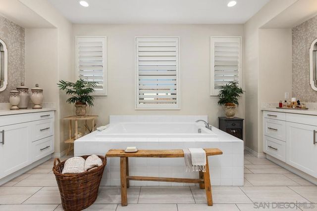 230 Reserve Court, San Marcos, CA 92078