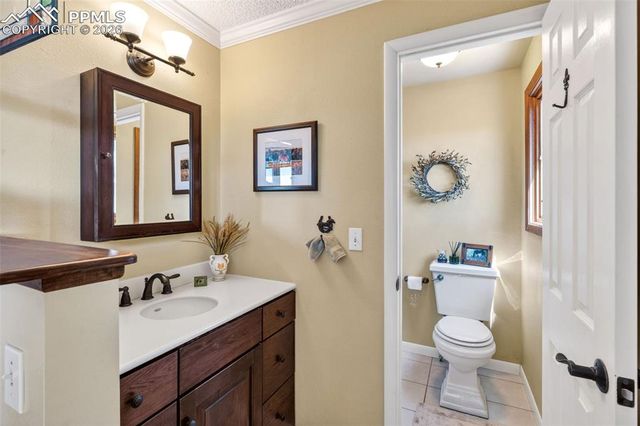 12360 Mesa View Road, Larkspur, CO 80118