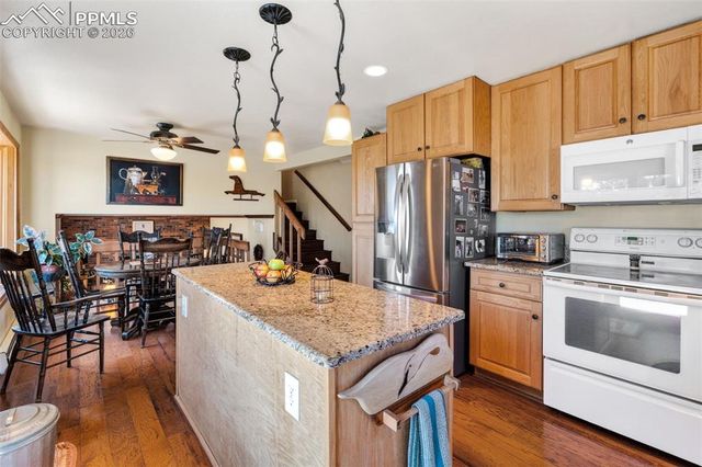 12360 Mesa View Road, Larkspur, CO 80118