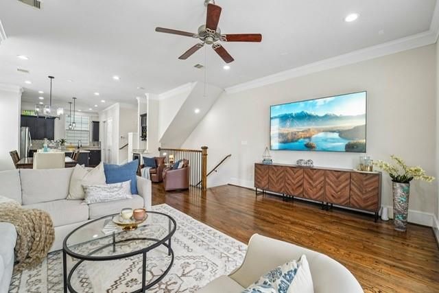 1010 W 24th Street O, Houston, TX 77008