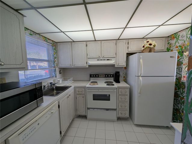 9900 Sunrise Lakes Boulevard 110, Sunrise, FL 33322