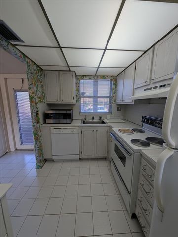 9900 Sunrise Lakes Boulevard 110, Sunrise, FL 33322