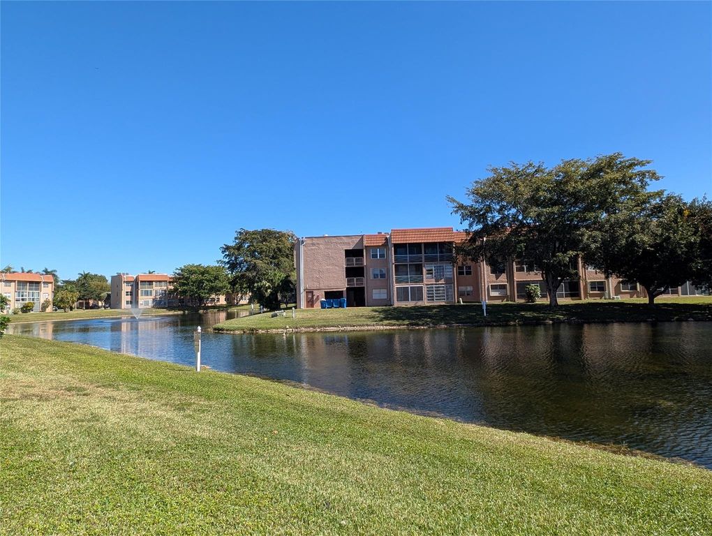 9900 Sunrise Lakes Boulevard 110, Sunrise, FL 33322