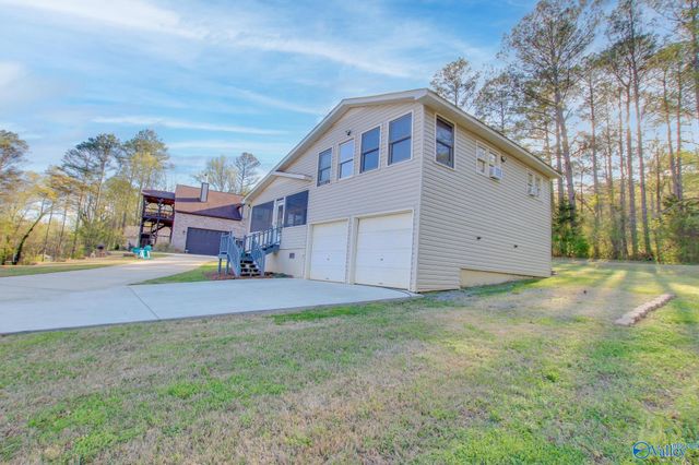 1129 Honeycomb Road, Grant, AL 35747