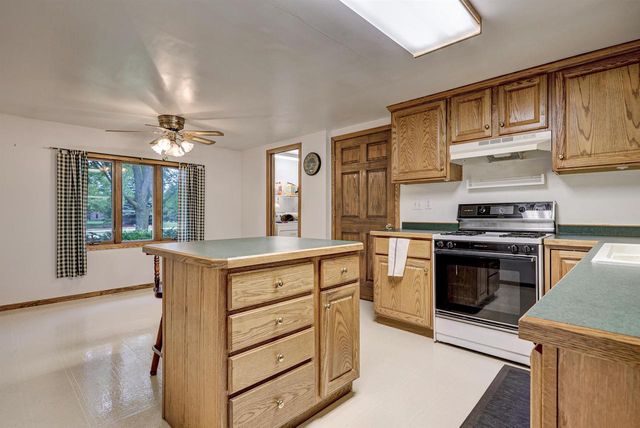 4939 N MEADE STREET, Appleton, WI 54913