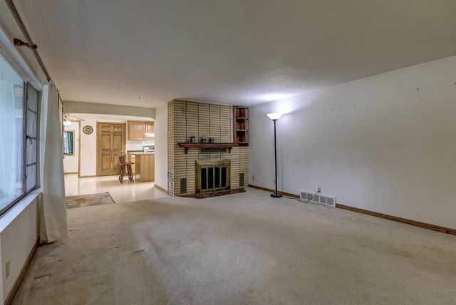 4939 N MEADE STREET, Appleton, WI 54913