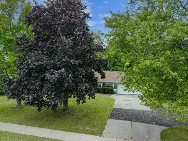 4939 N MEADE STREET, Appleton, WI 54913