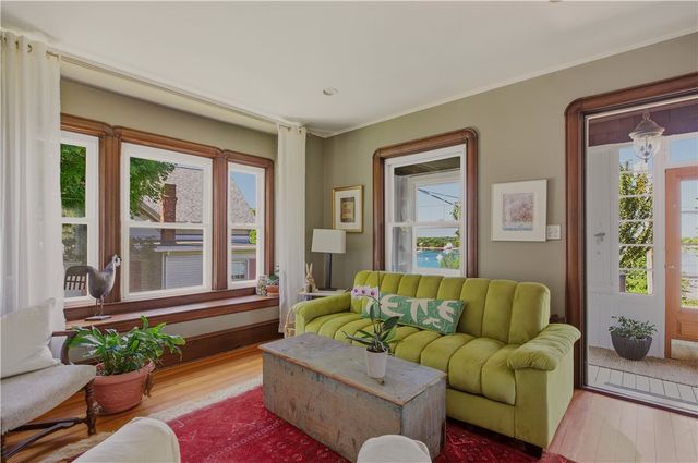 1536 Main Road, Tiverton, RI 02878