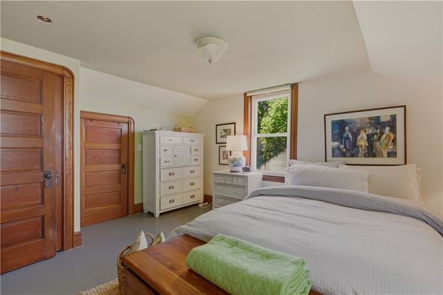 1536 Main Road, Tiverton, RI 02878