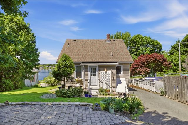 1536 Main Road, Tiverton, RI 02878