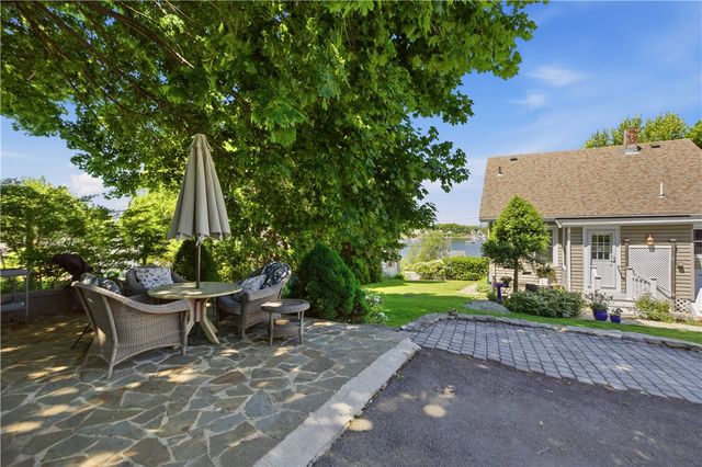 1536 Main Road, Tiverton, RI 02878