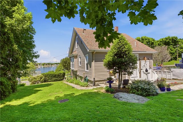 1536 Main Road, Tiverton, RI 02878