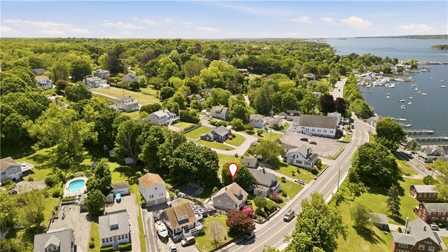 1536 Main Road, Tiverton, RI 02878