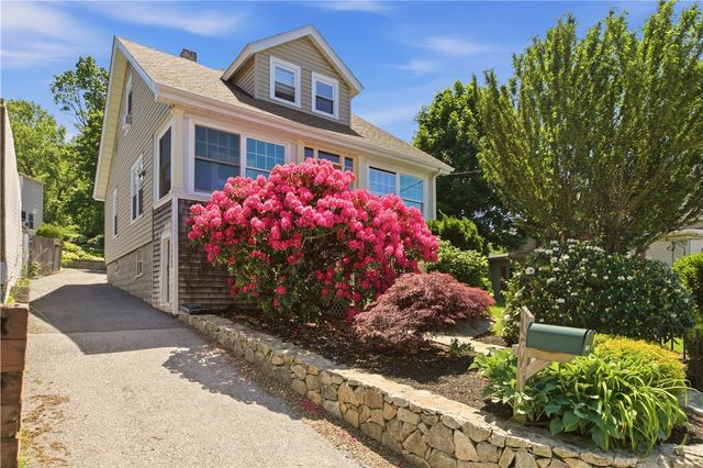 1536 Main Road, Tiverton, RI 02878