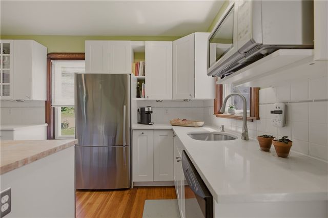 1536 Main Road, Tiverton, RI 02878