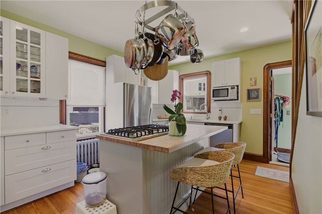 1536 Main Road, Tiverton, RI 02878