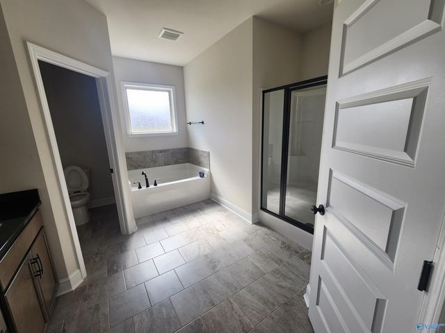 26333 Kennesaw Bluff Drive, Athens, AL 35613