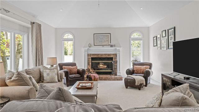180 Curley Drive, Orchard Park, NY 14127