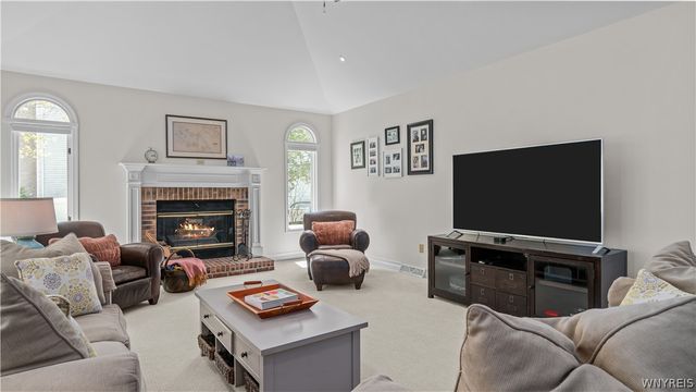 180 Curley Drive, Orchard Park, NY 14127