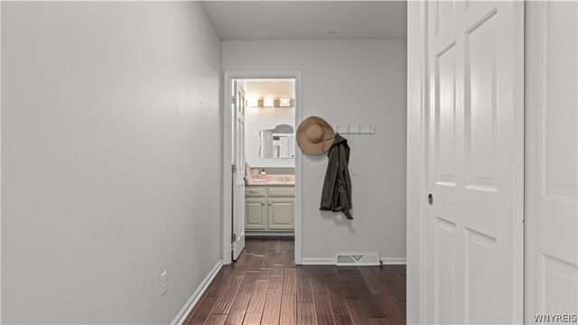 180 Curley Drive, Orchard Park, NY 14127