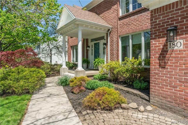 180 Curley Drive, Orchard Park, NY 14127