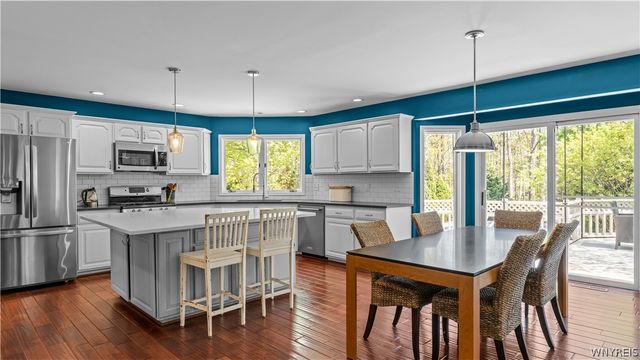 180 Curley Drive, Orchard Park, NY 14127
