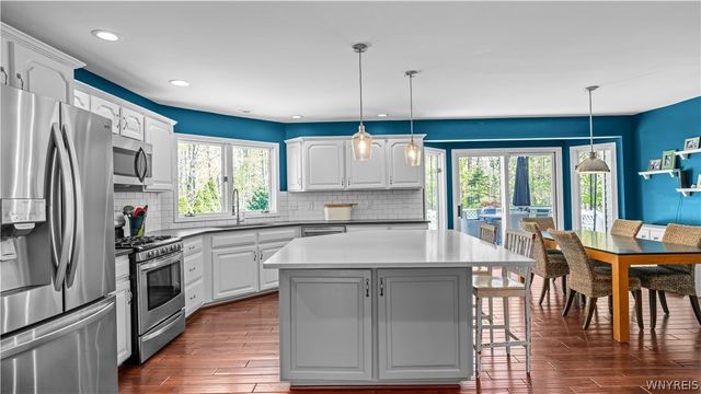180 Curley Drive, Orchard Park, NY 14127