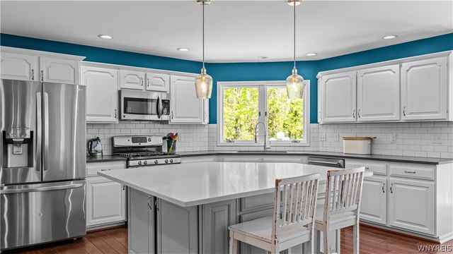 180 Curley Drive, Orchard Park, NY 14127