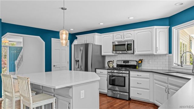 180 Curley Drive, Orchard Park, NY 14127