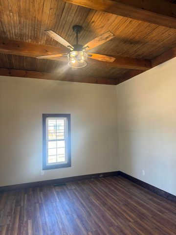 504 W Washington Avenue, Ava, MO 65608