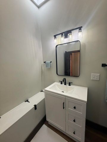 504 W Washington Avenue, Ava, MO 65608