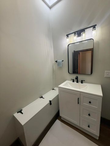 504 W Washington Avenue, Ava, MO 65608