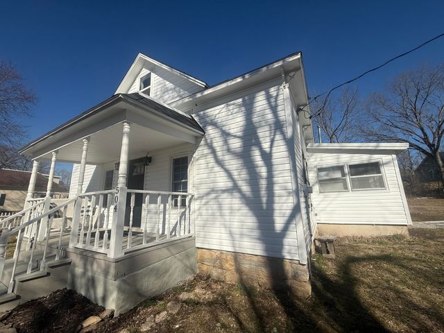 504 W Washington Avenue, Ava, MO 65608