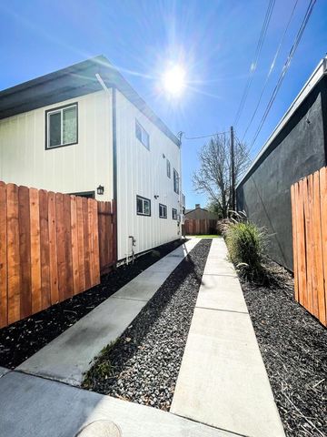 2091 15th Ave, Sacramento, CA 95822