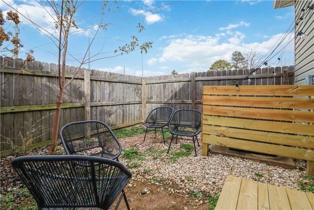 742 N 5th Street, Rogers, AR 72756