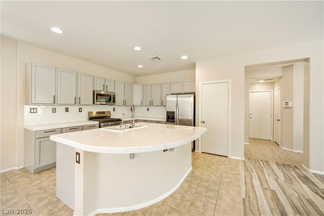 6692 Chariots Path Court, Las Vegas, NV 89142