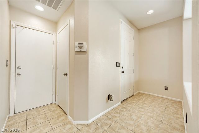 6692 Chariots Path Court, Las Vegas, NV 89142