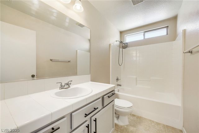 6692 Chariots Path Court, Las Vegas, NV 89142