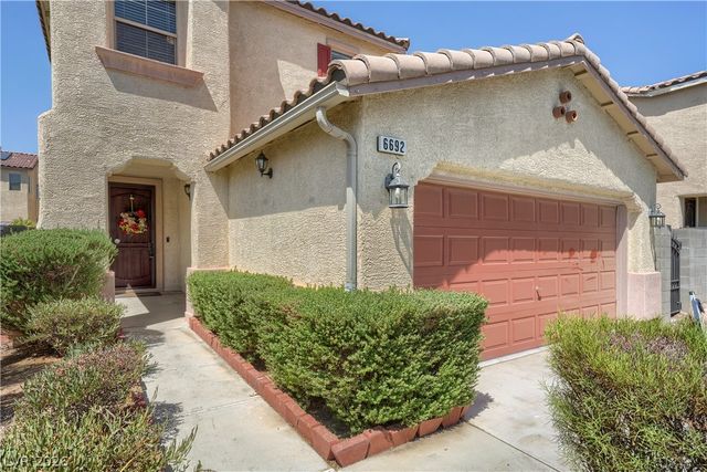 6692 Chariots Path Court, Las Vegas, NV 89142