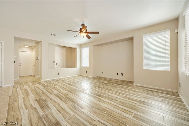 6692 Chariots Path Court, Las Vegas, NV 89142