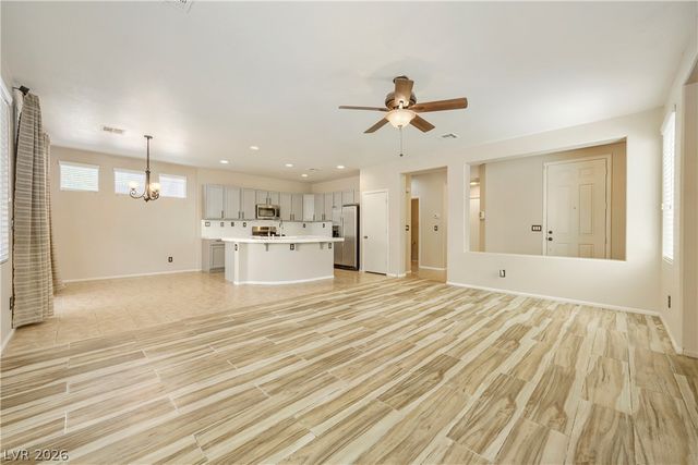 6692 Chariots Path Court, Las Vegas, NV 89142
